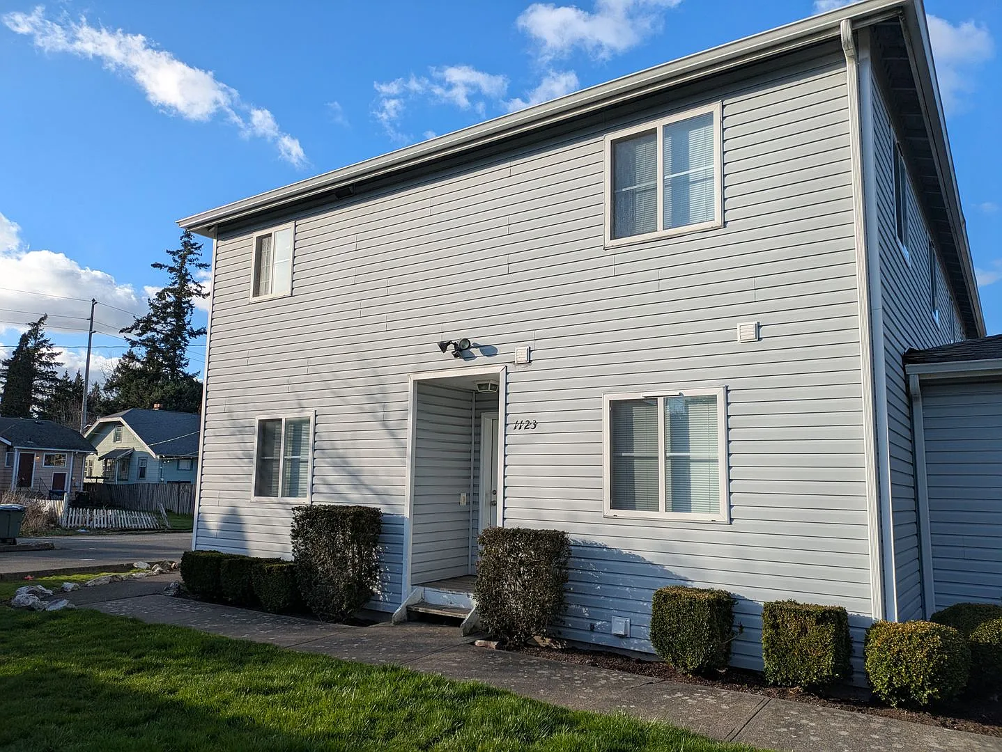 4 Bedroom York Neighborhood Town Home with 1 Car Garage — Photo 2
