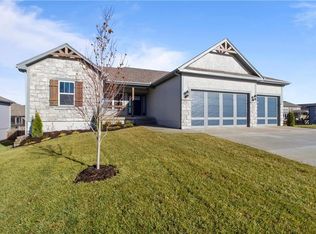 713 SE Sparrow Ct, Blue Springs, MO 64014