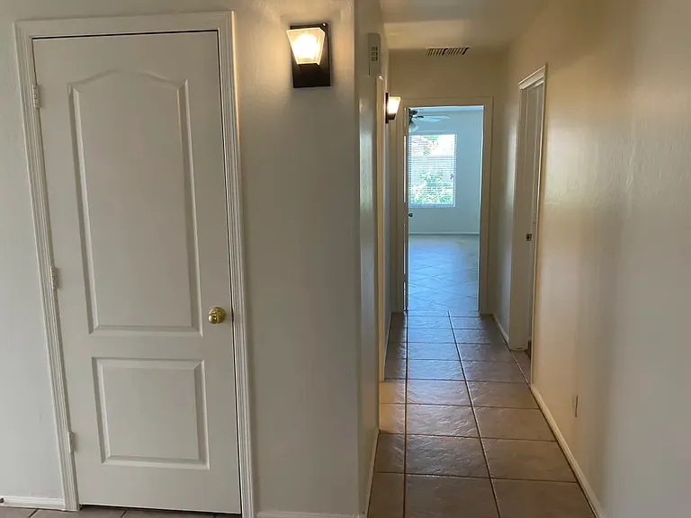 13172 W Port Royale Ln — Photo 4