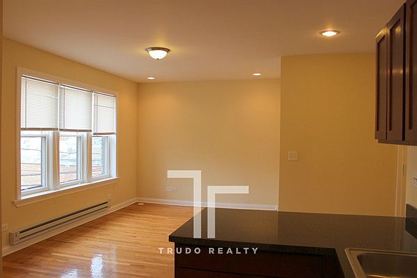 1st image of 3933 N Janssen Ave #394353W