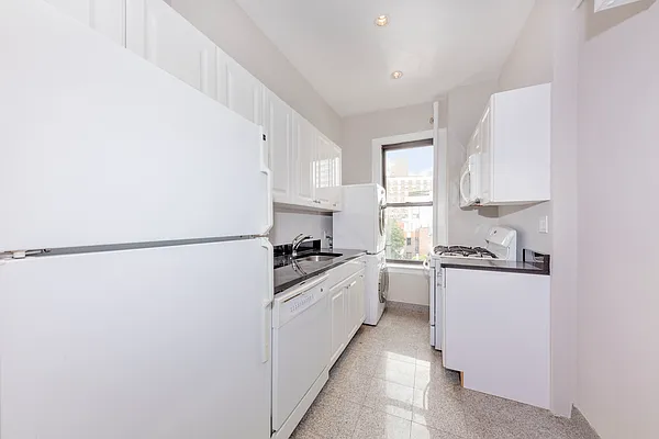 Rented by Douglas Elliman | media 30