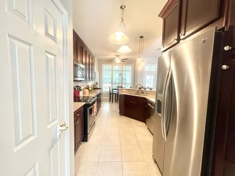 1660 Northridge Rd — Photo 9