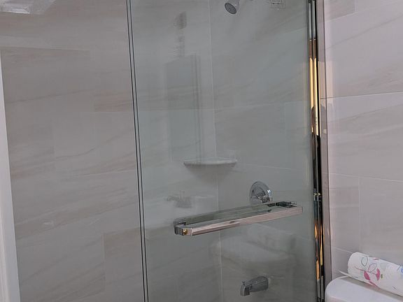 4th image of 138 28th Ave APT 3