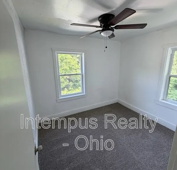 550 W Myrtle Ave — Photo 6