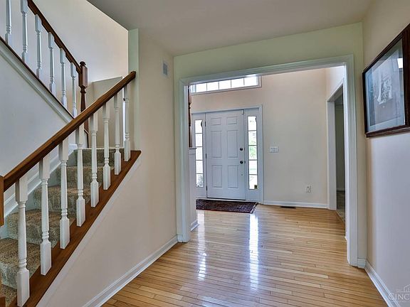 4th image of 7384 Windsor Park Dr