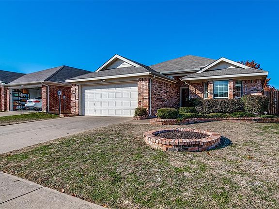 3rd image of 5016 Valley Village Dr
