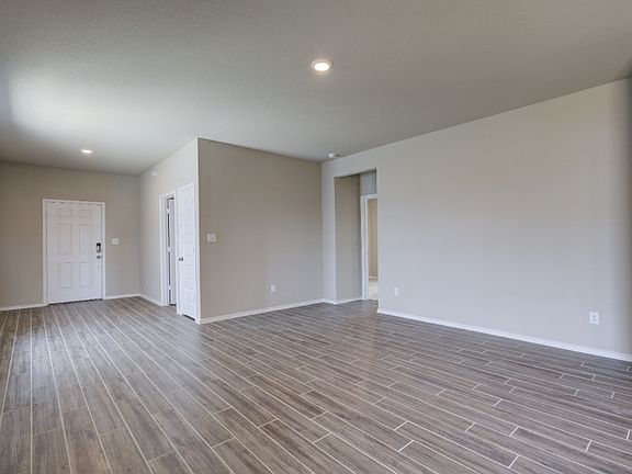 5th image of 156 Honey Oak Ln