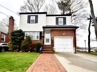 70 W Dover St, Valley Stream, NY 11580