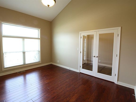 4th image of 3635 Westmoreland Dr
