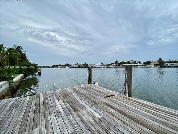 5th image of 265 N Shore Dr