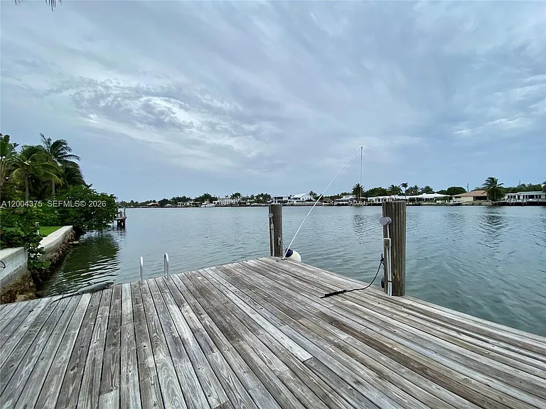265 N Shore Dr — Photo 5