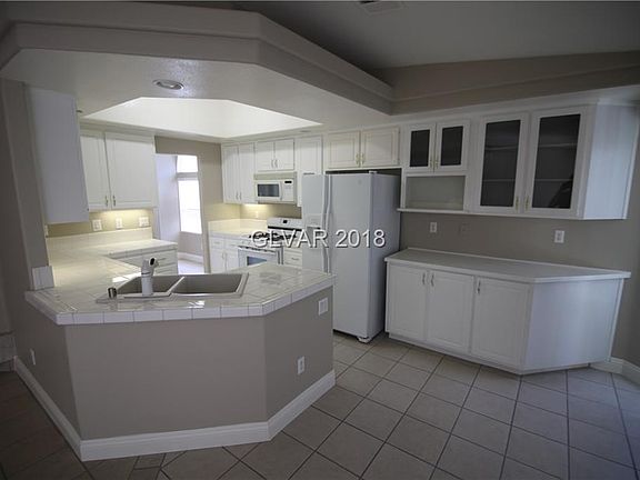 4th image of 1888 Autumn Gold Ave