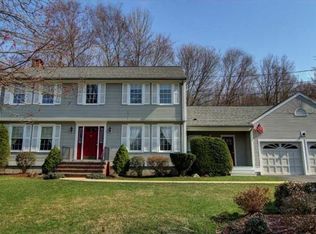 9 Timberland Dr, Lincoln, RI 02865