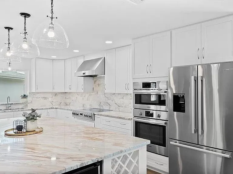 430 Island Cir — Photo 13