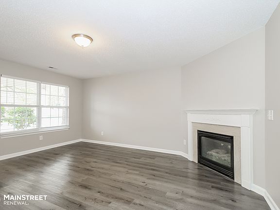 4th image of 103 Julian Pond Ln