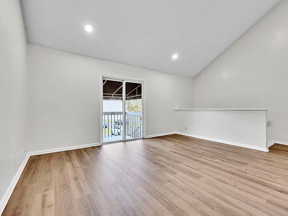 3rd image of 801 Burcale Rd. #E2