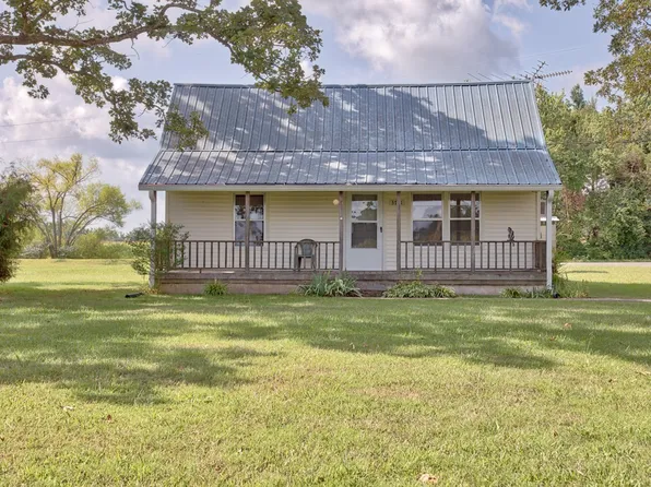 3791 Hollow Springs Rd, Bradyville, TN 37026