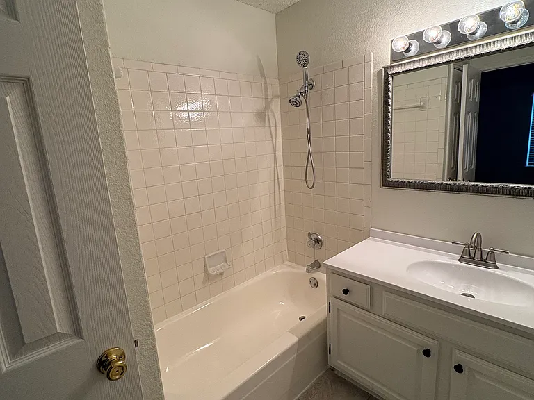 827 W Harwood Rd #E — Photo 17