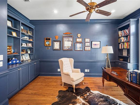 4th image of 6769 Peyton Ct