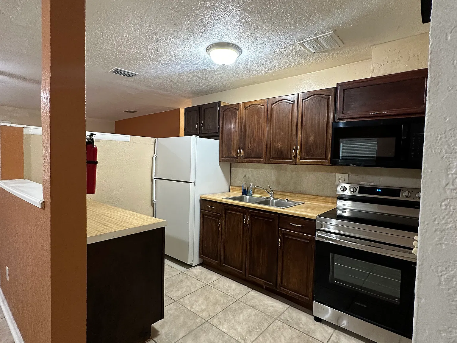 3 bed, 1282 sqft, $1,850 — Photo 3