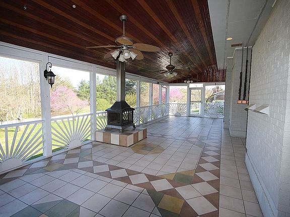 2nd image of 500 Julia Drive