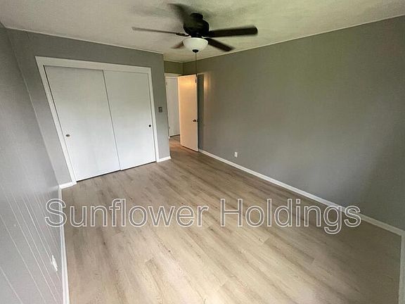 4th image of 822 E Vine St #4