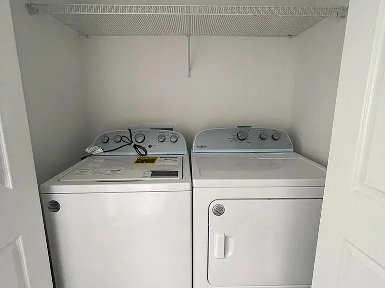 227 E Lee St #B — Photo 9