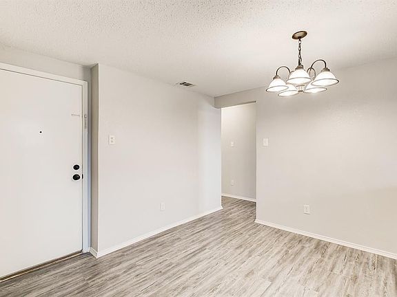 5th image of 8100 Sweetwater Ln