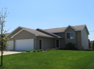 787 Willowbrook St NE, Owatonna, MN 55060