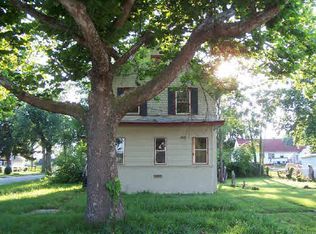 227 S Johnston Ave, Rockford, IL 61101