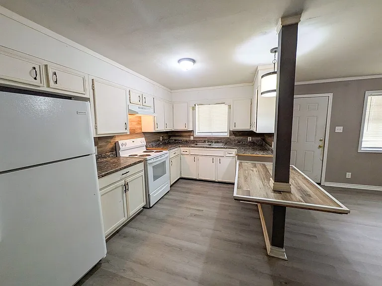 Lambda Apartments — Photo 6