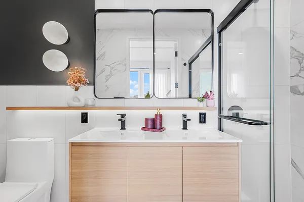 Rented by Quay Plaza LLC | media 21