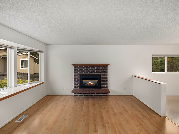 5th image of 6011 156th Ave NE