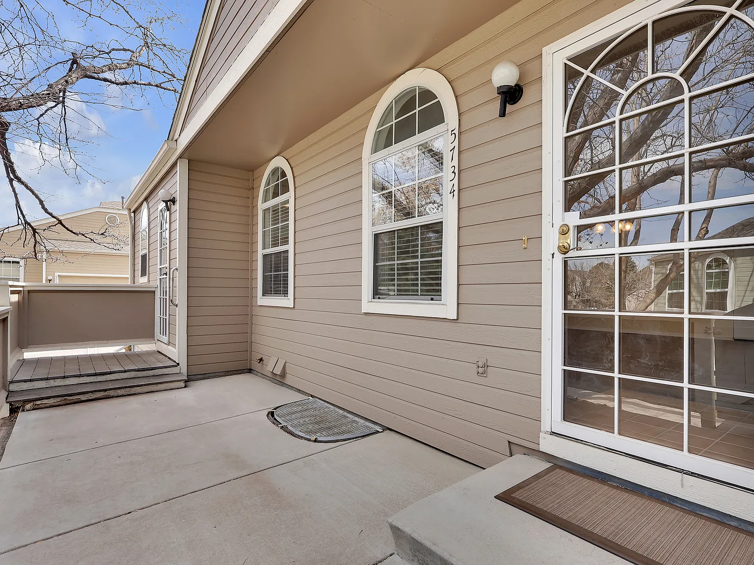 3 bed, 2418 sqft, $2,650 — Photo 3