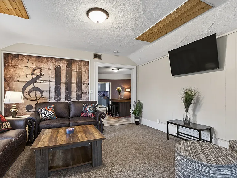 700 Broadway Ave NW #2 — Photo 5