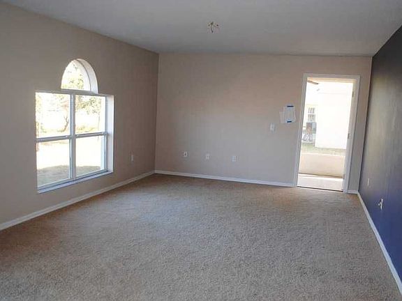 4th image of 1608 Daybreak Dr