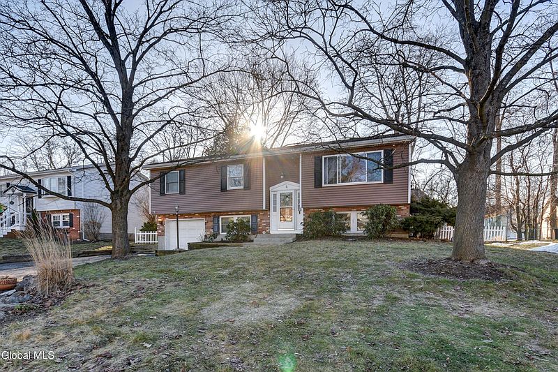 2nd image of 6 Jo Ann Court