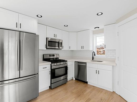 3rd image of 3728 S 57th Ave