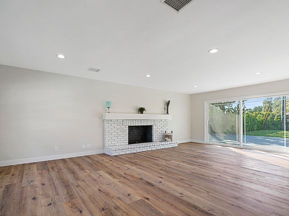 3rd image of 2435 Drake Dr