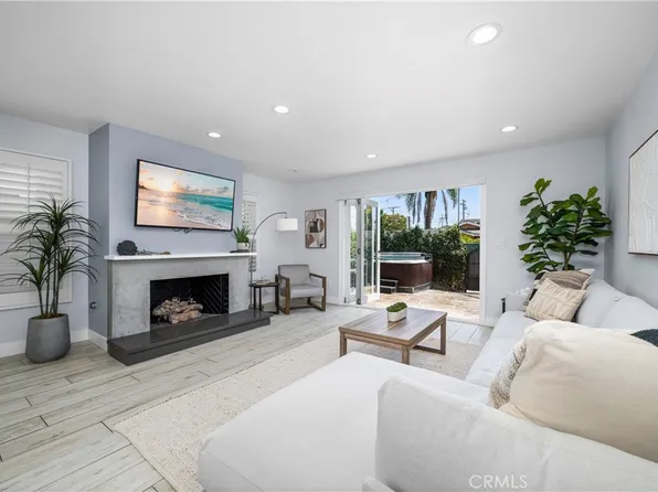 215 Knoxville Ave, Huntington Beach, CA 92648