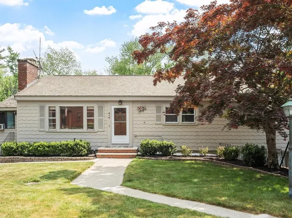 414 Grove St, Reading, MA 01867