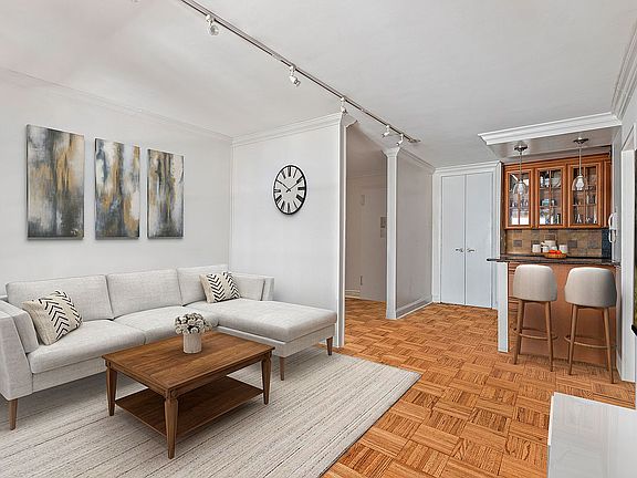 3rd image of 139 E 33rd St APT 5B