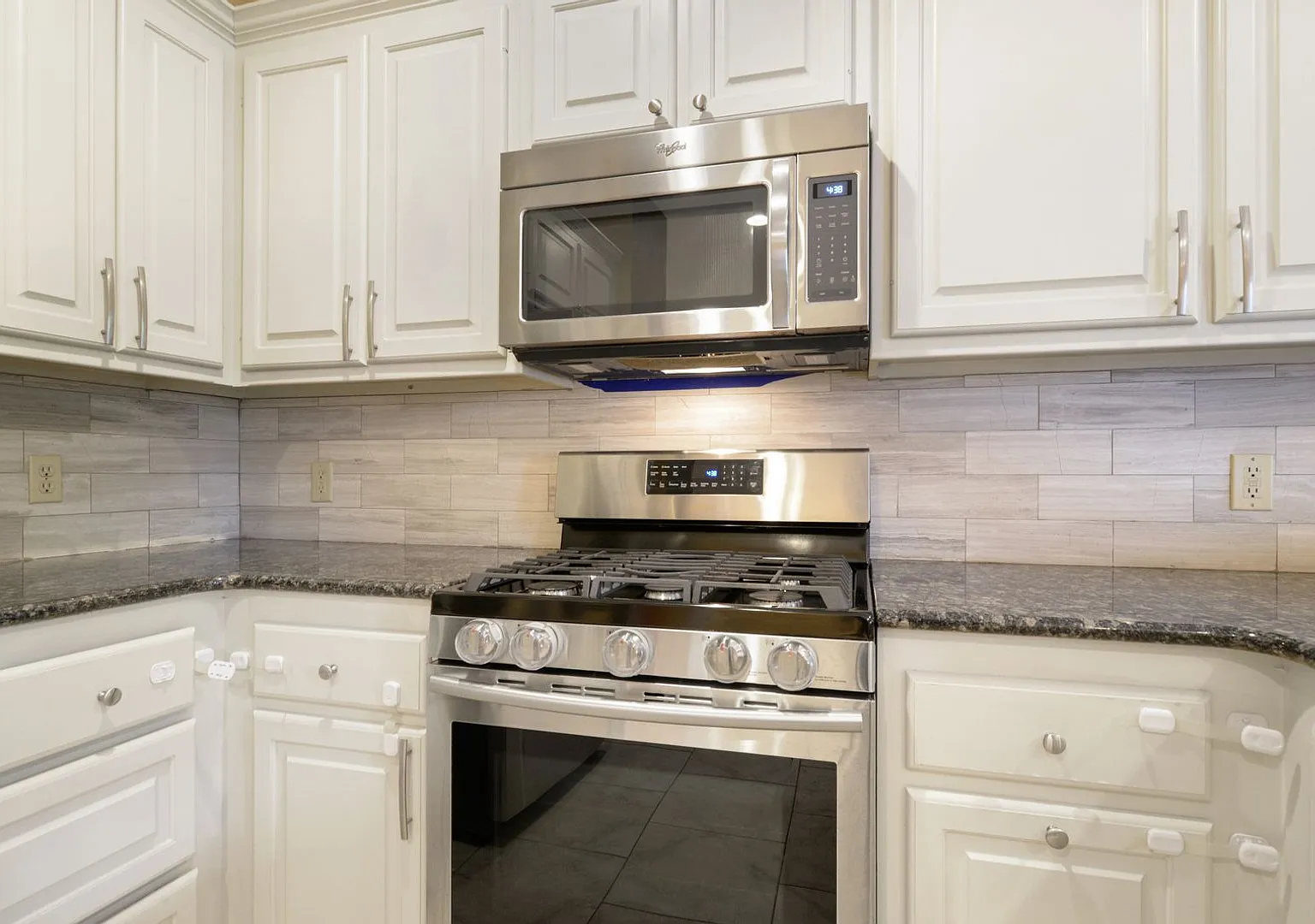 Newly Reduced Price! Nice 3 bedroom 2 bath home in Baton Rouge, LA. — Photo 4