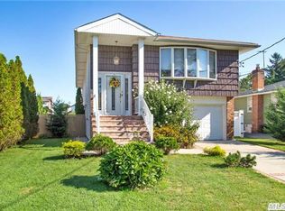 2081 Monroe Ave, Bellmore, NY 11710