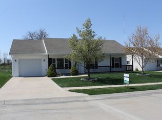 911 N Lathrop Ct, Cameron, MO 64429