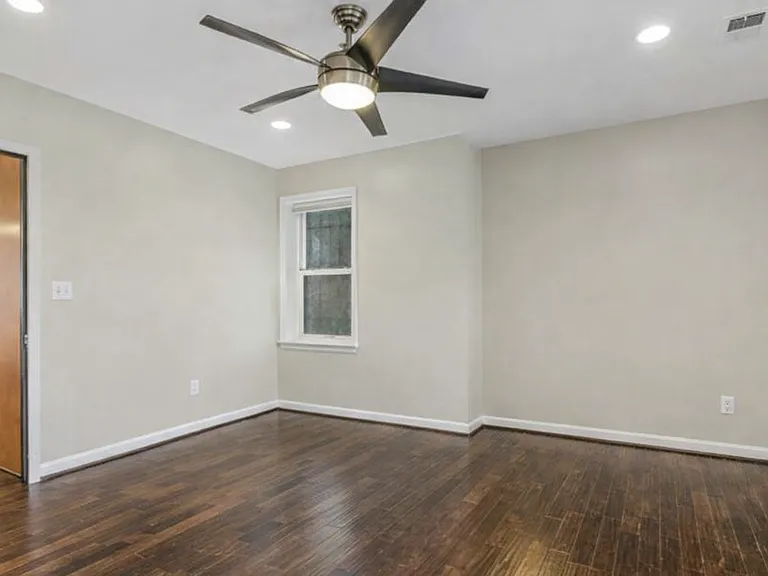 1519 Constitution Ave NE #E-101 — Photo 10