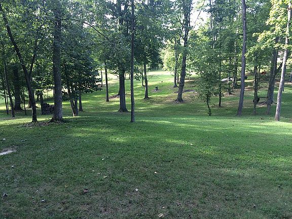 4th image of Pinecrest Dr