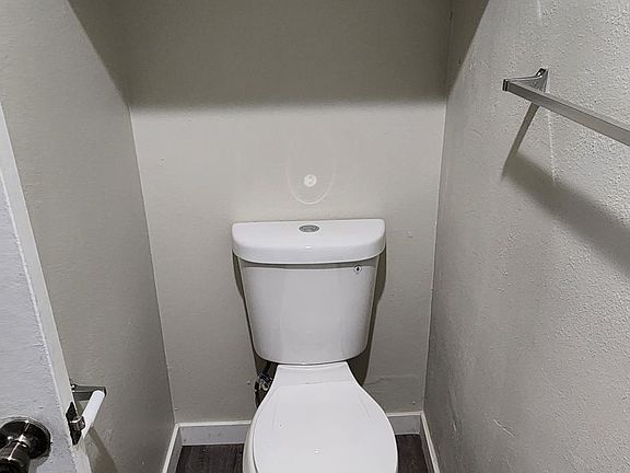 5th image of 4914 67th St APT 16