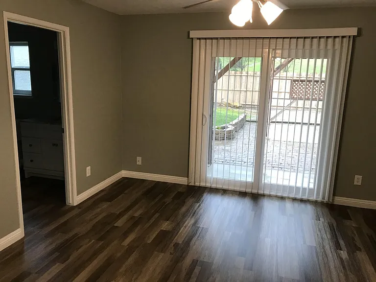 1706 Canyon Crest Ln — Photo 6