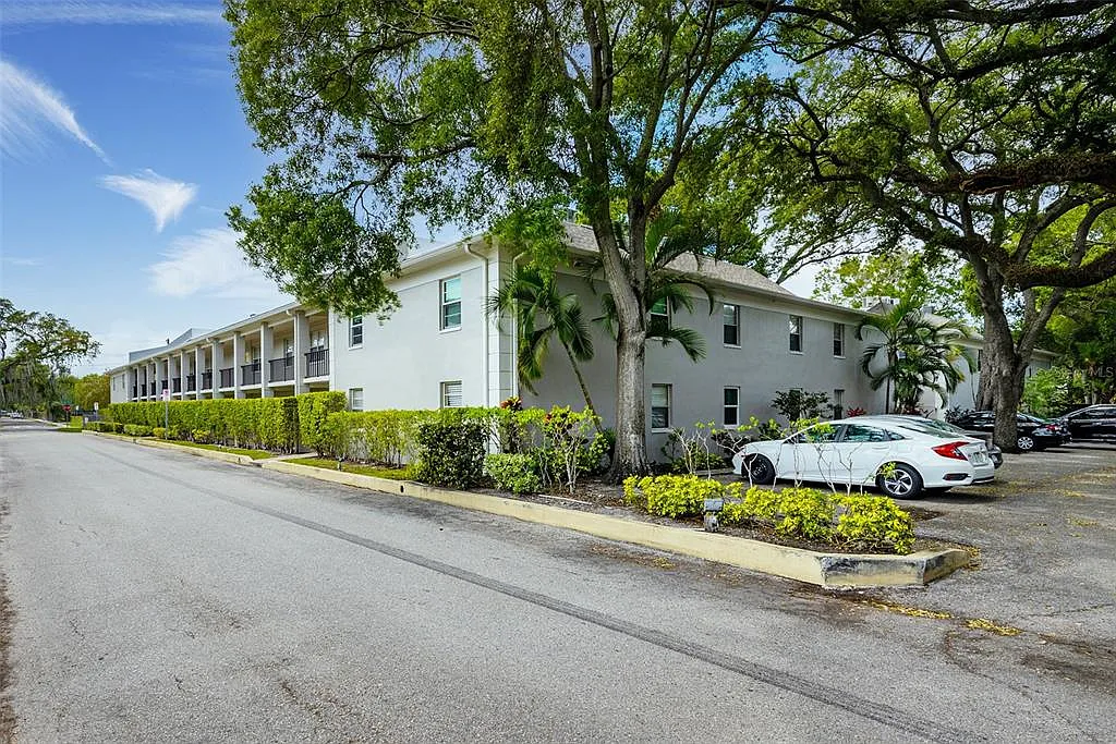 2 bed, 1.0 bath, 700 sqft, $1,495 — Photo 1